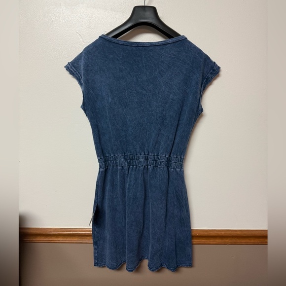 Lulus Definite Beauty Washed Dark Blue Short Sleeve Mini Dress Sz Large NWT - Picture 4 of 7